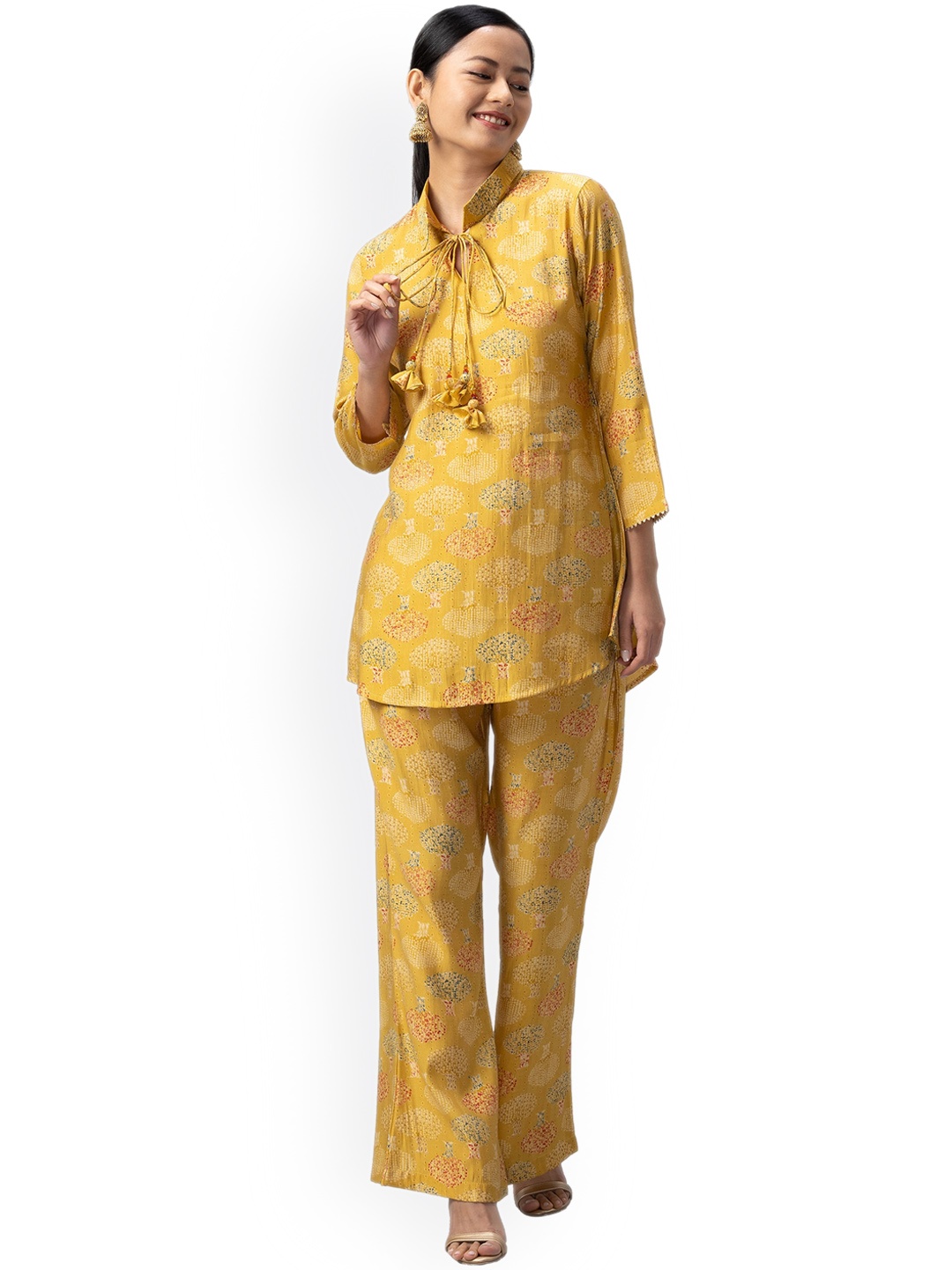 

Sangria Floral Printed Mandarin Collar Kurti With Trousers, Yellow