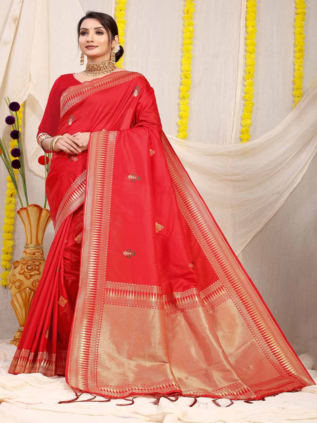 

Mitera Red & Gold-Toned Ethnic Motifs Woven Design Zari Saree