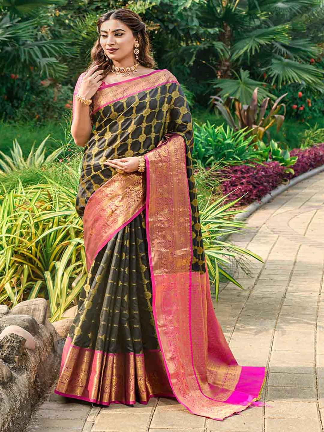 

Mitera Black & Pink Ethnic Motif Woven Design Zari Saree