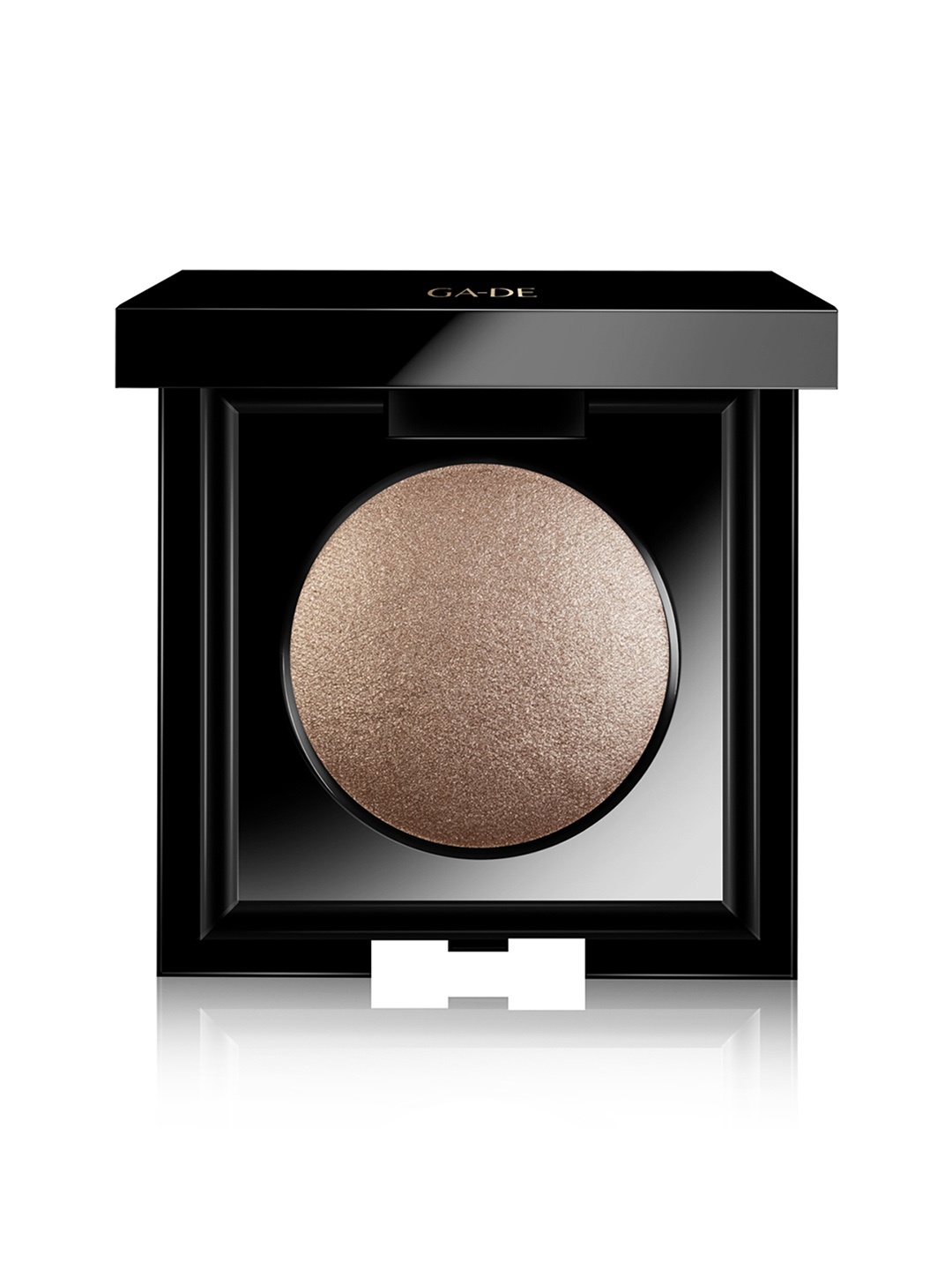 

GA-DE Velveteen Silky-Soft Pearl Infused Metallic Eyeshadow - Champagne 231, Bronze