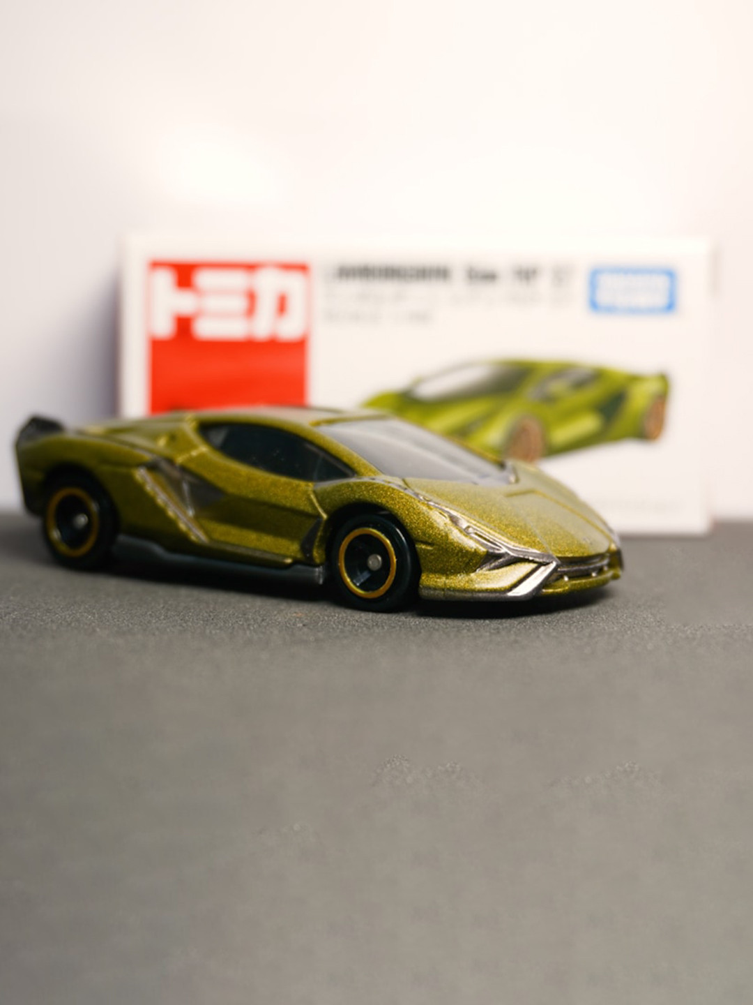 

Tomica Diecast Scale Model Collectible Car, Green