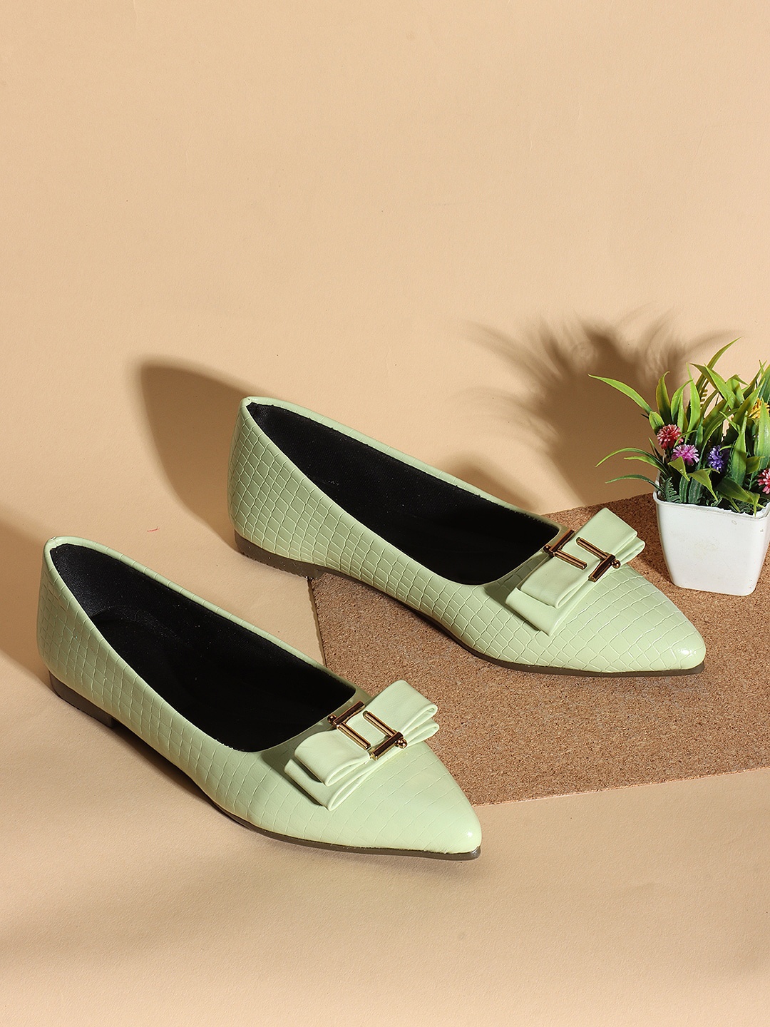 

TWIN TOES Pointed Toe Slip-On Ballerinas, Green
