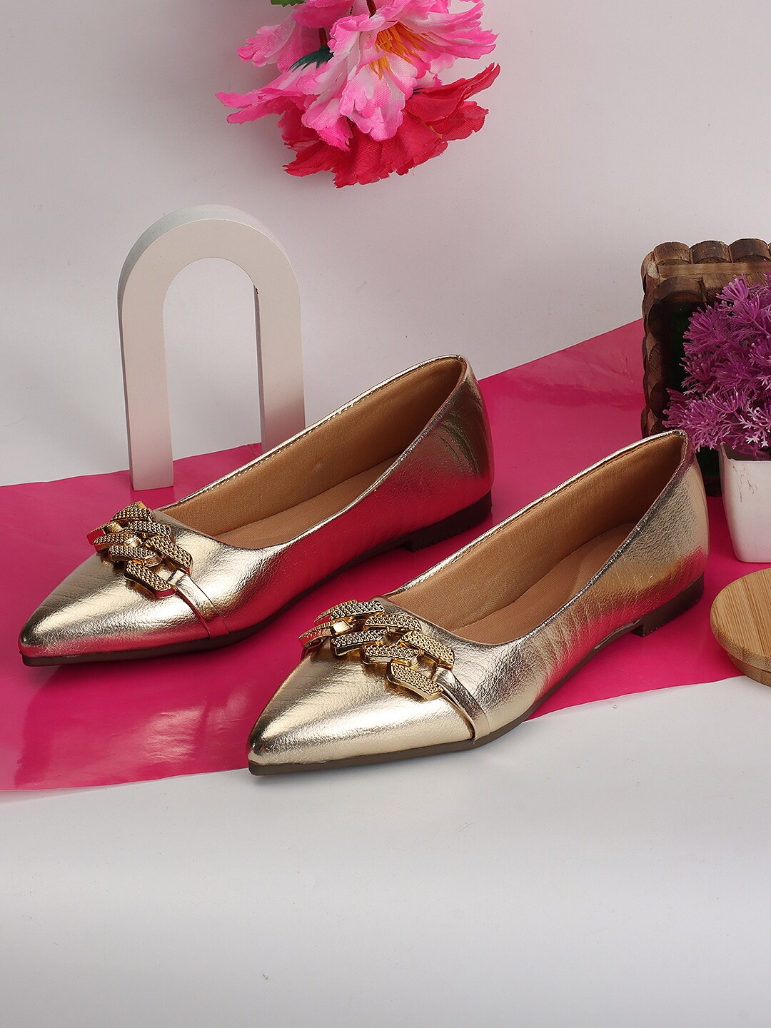 

TWIN TOES Western Embellished Ballerinas, Gold