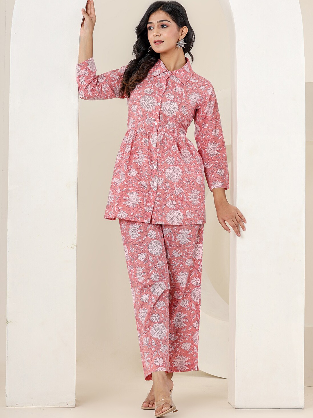

KAAJH Floral Printed Shirt Collar A-Line Pleated Pure Cotton Kurta Set, Pink