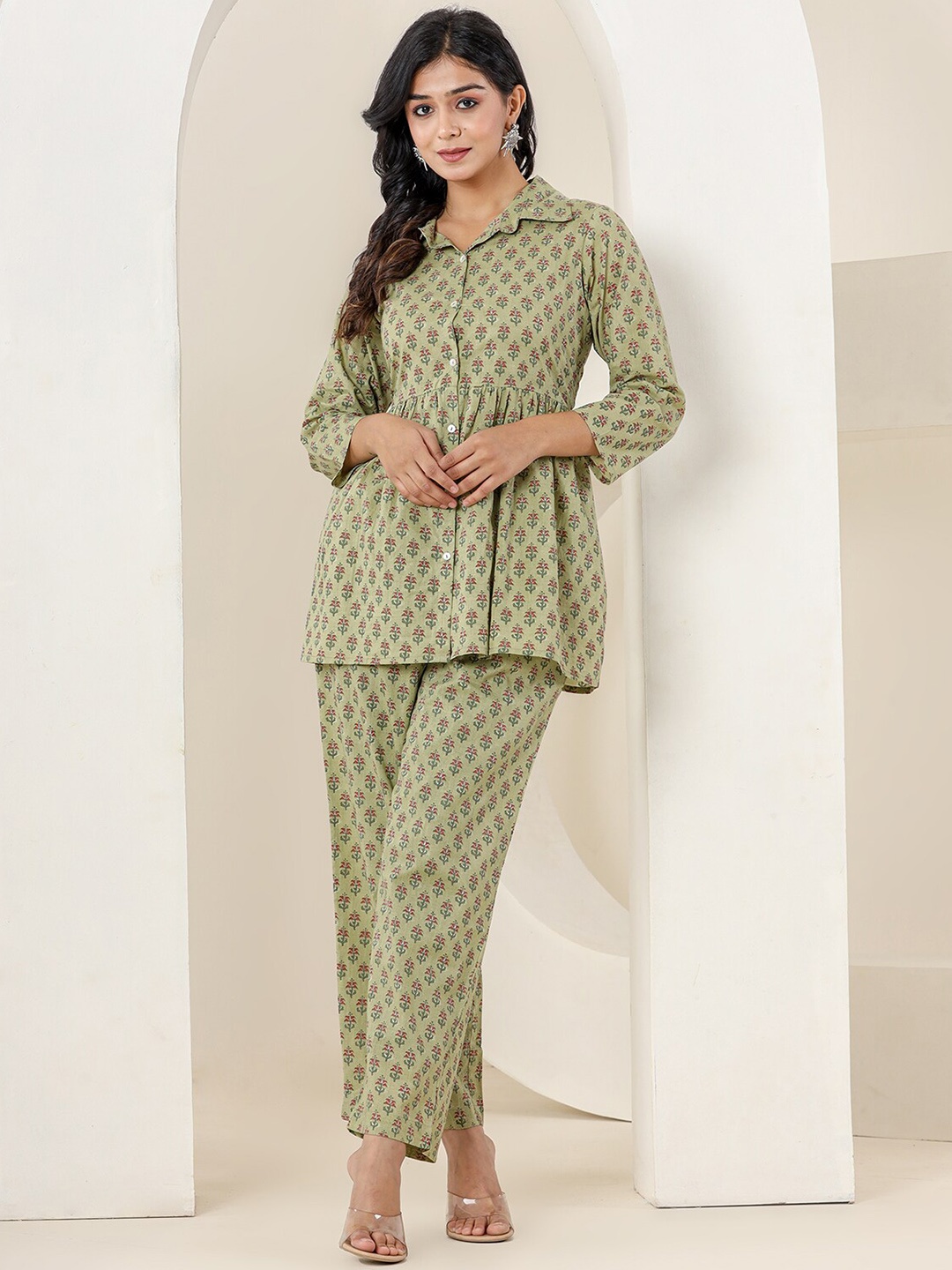 

KAAJH Floral Printed Shirt Collar A-Line Pleated Pure Cotton Kurta Set, Green