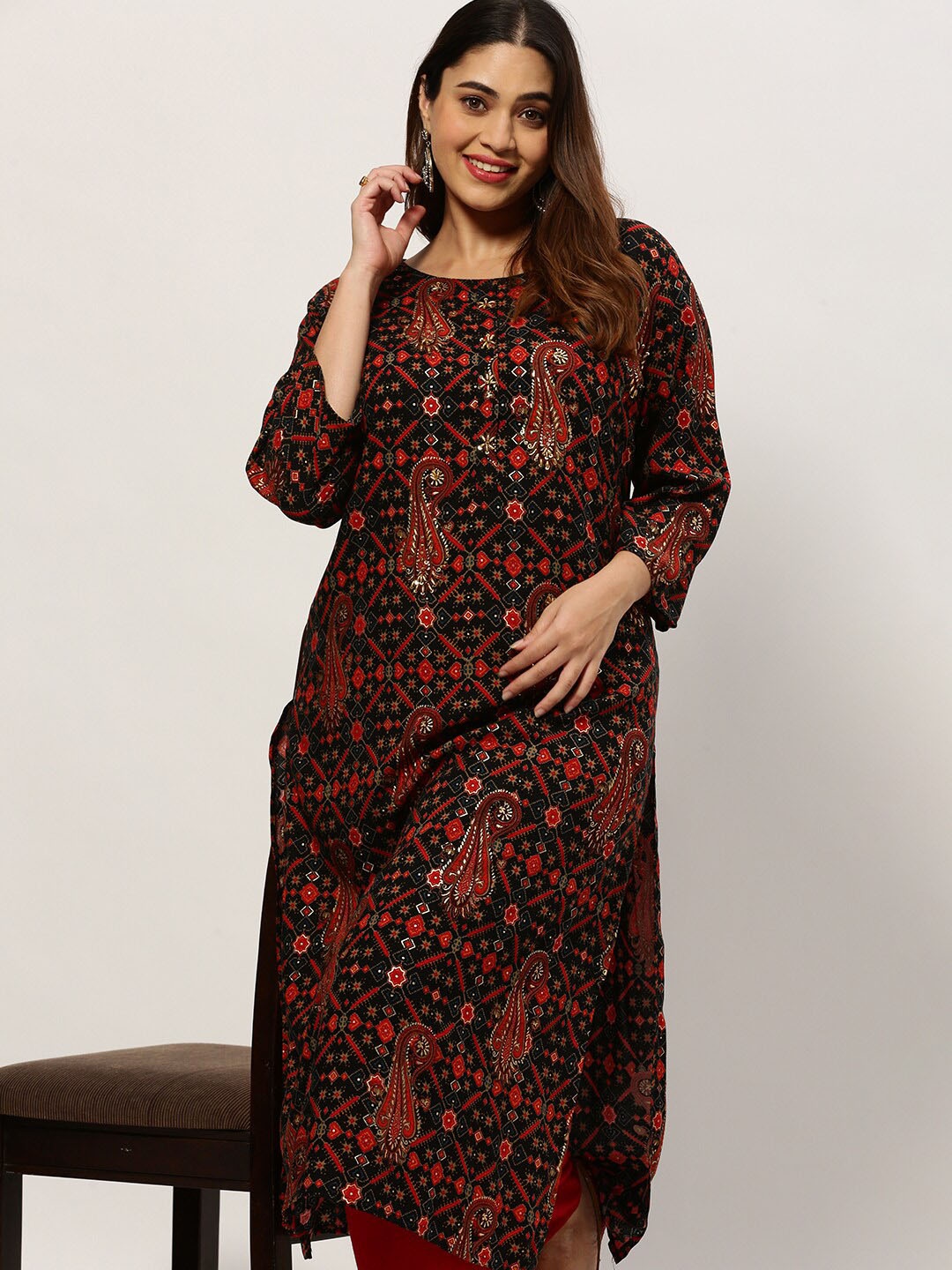 

SHOWOFF Plus Plus Size Ethnic Motifs Printed Beads & Stones Detailed Straight Kurta, Black