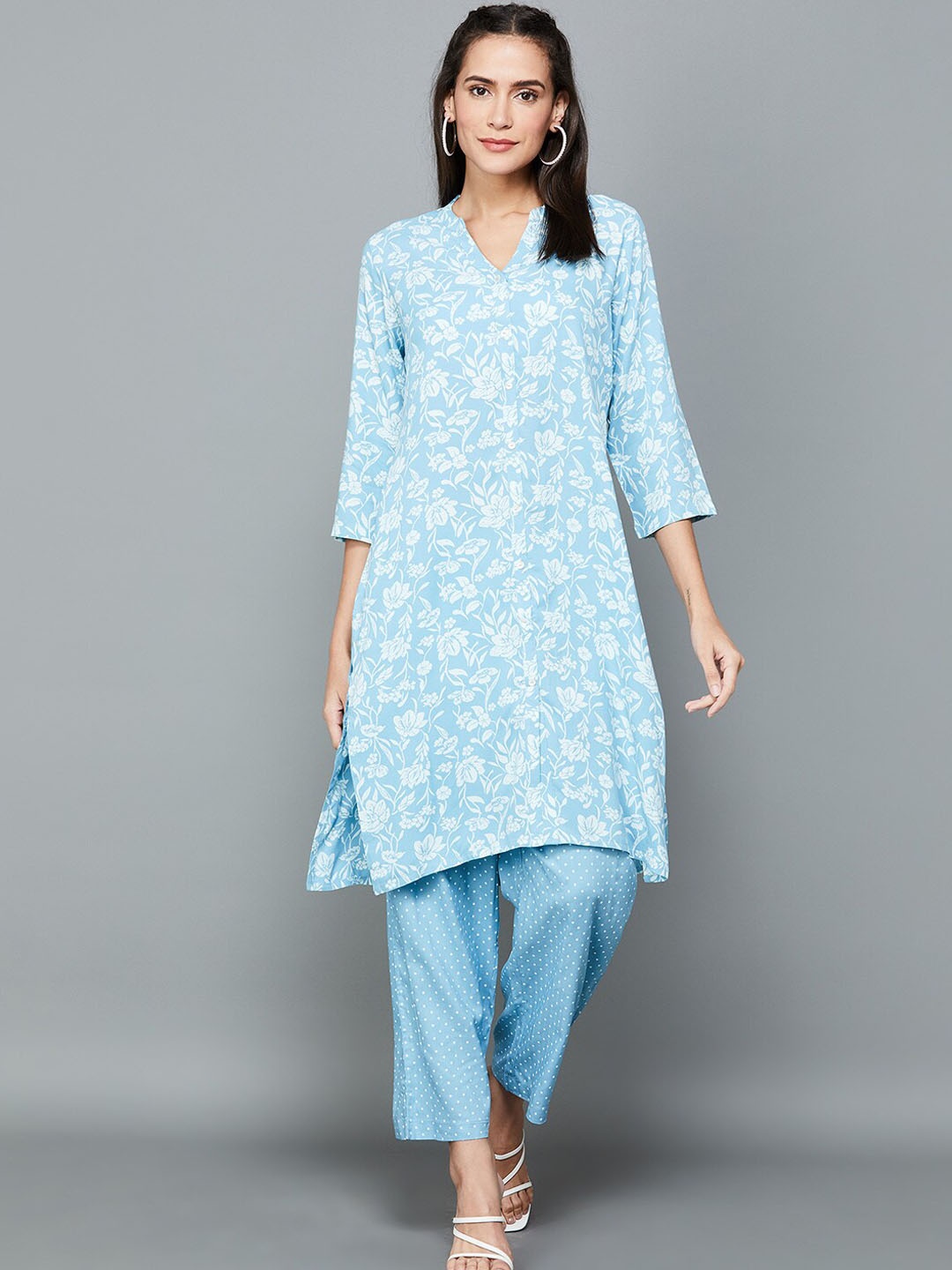 

Melange by Lifestyle Floral Printed Regular Kurta with Trousers, Blue