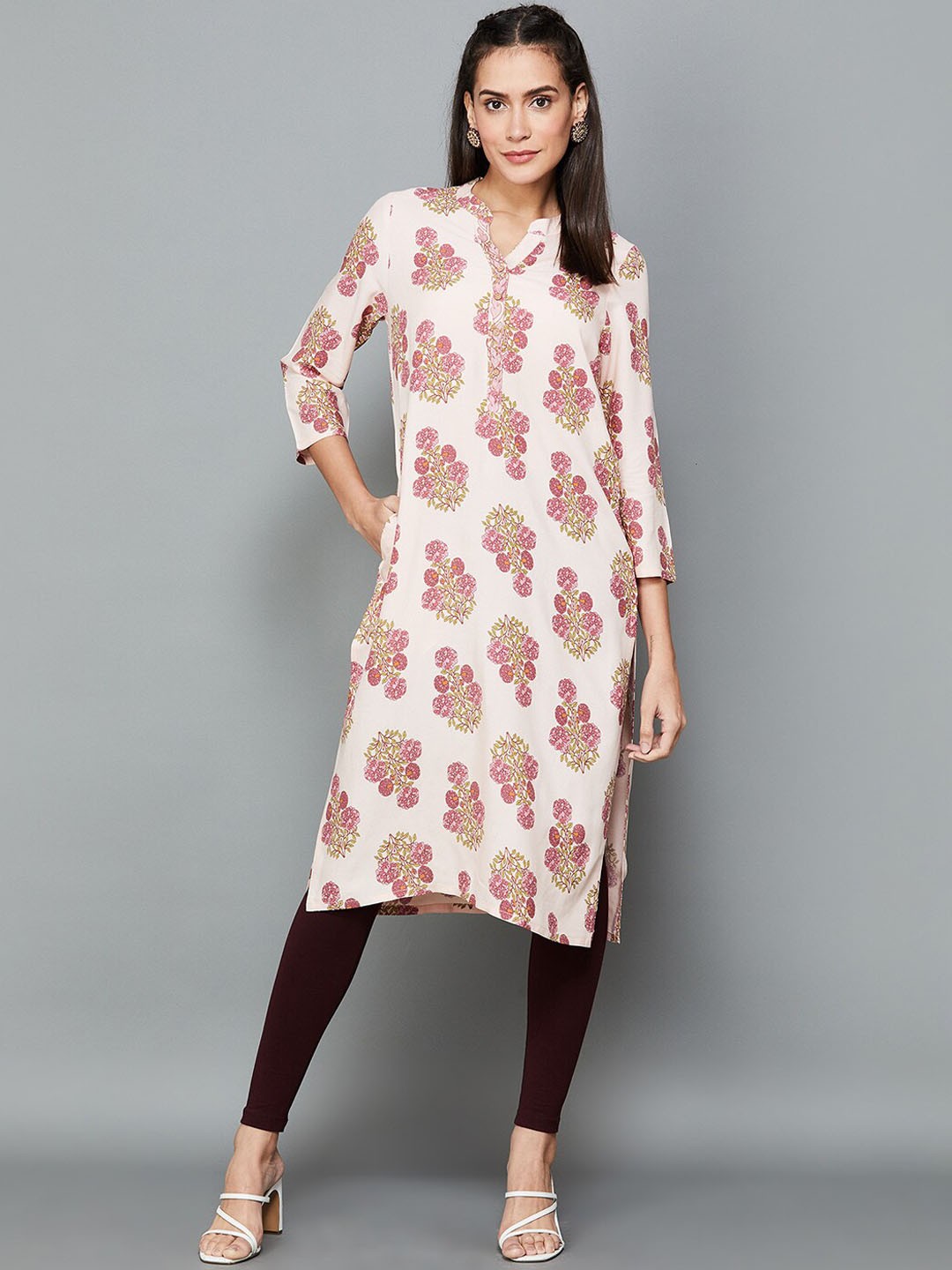 

Melange by Lifestyle Ethnic Motifs Printed Mandarin Collar Straight Kurta, Peach