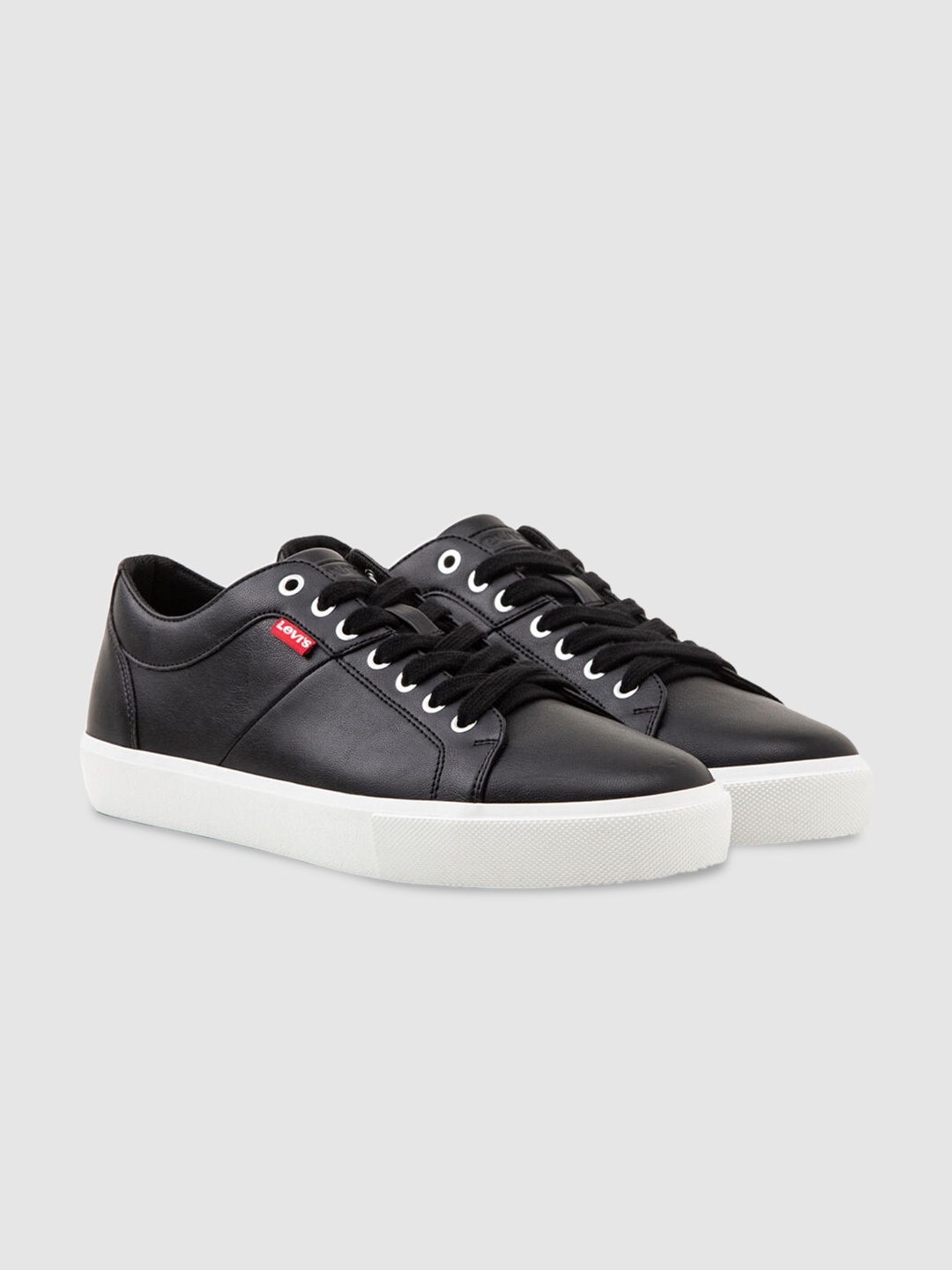 

Levis Men Contrast Sole Sneakers, Black