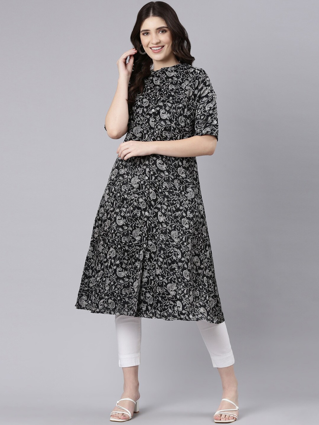 

FLAVIDO Floral Printed Roll-Up Sleeves A-line Kurta, Black