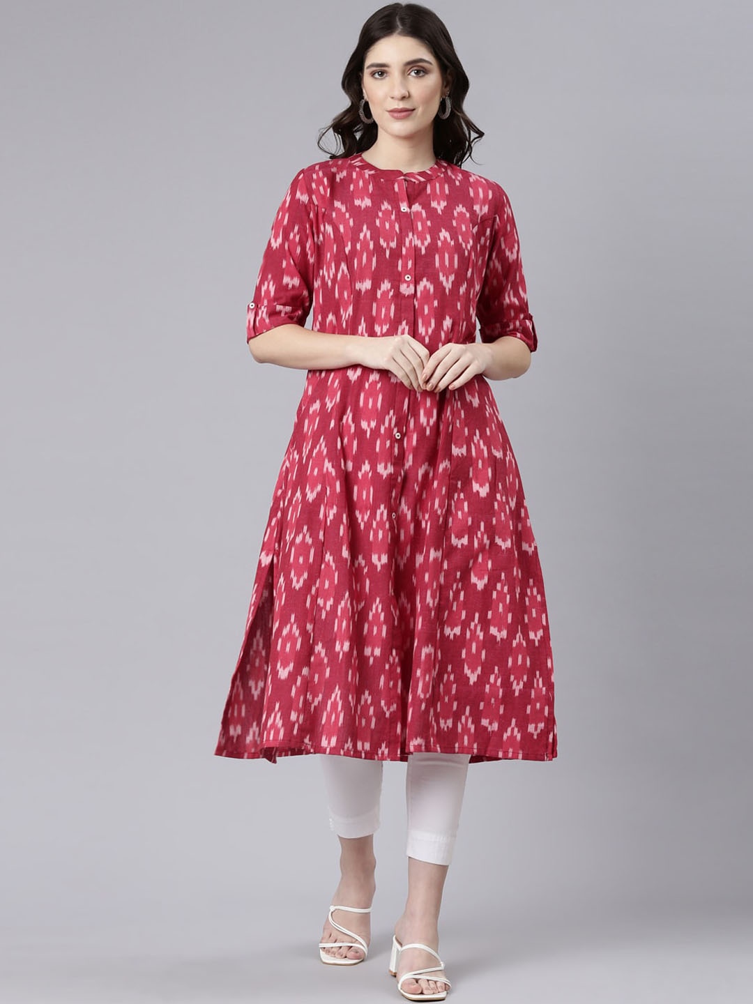 

FLAVIDO Geometric Printed Roll-Up Sleeves A-line Kurta, Red