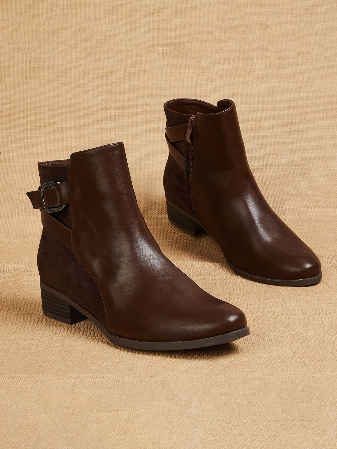 

Ginger by Lifestyle Women Heeled Mid-Top Regular Boots, Brown