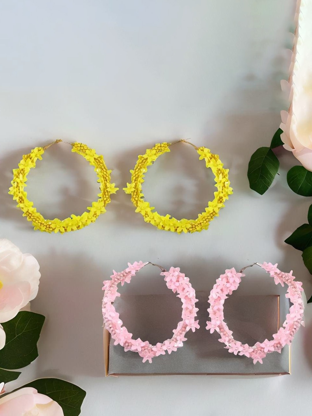 

UNIVERSITY TRENDZ Set Of 2 Classic Hoop Earrings, Yellow