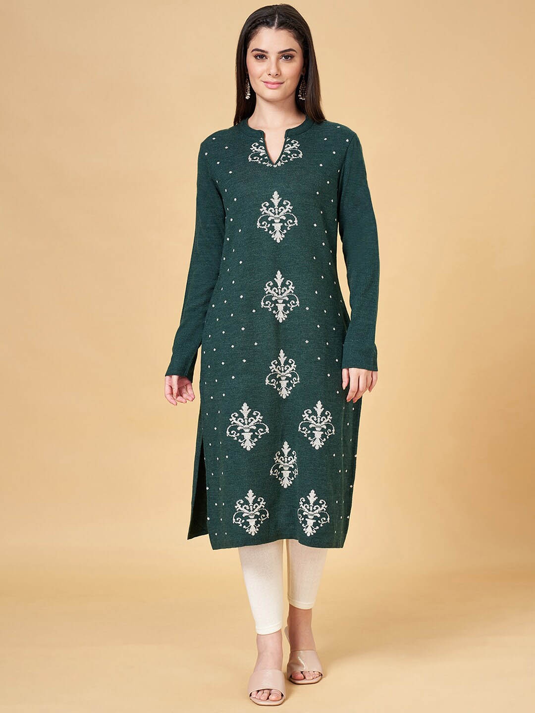 

RANGMANCH BY PANTALOONS Ethnic Motifs Printed Knitted Mandarin Collar Acrylic Kurta, Green