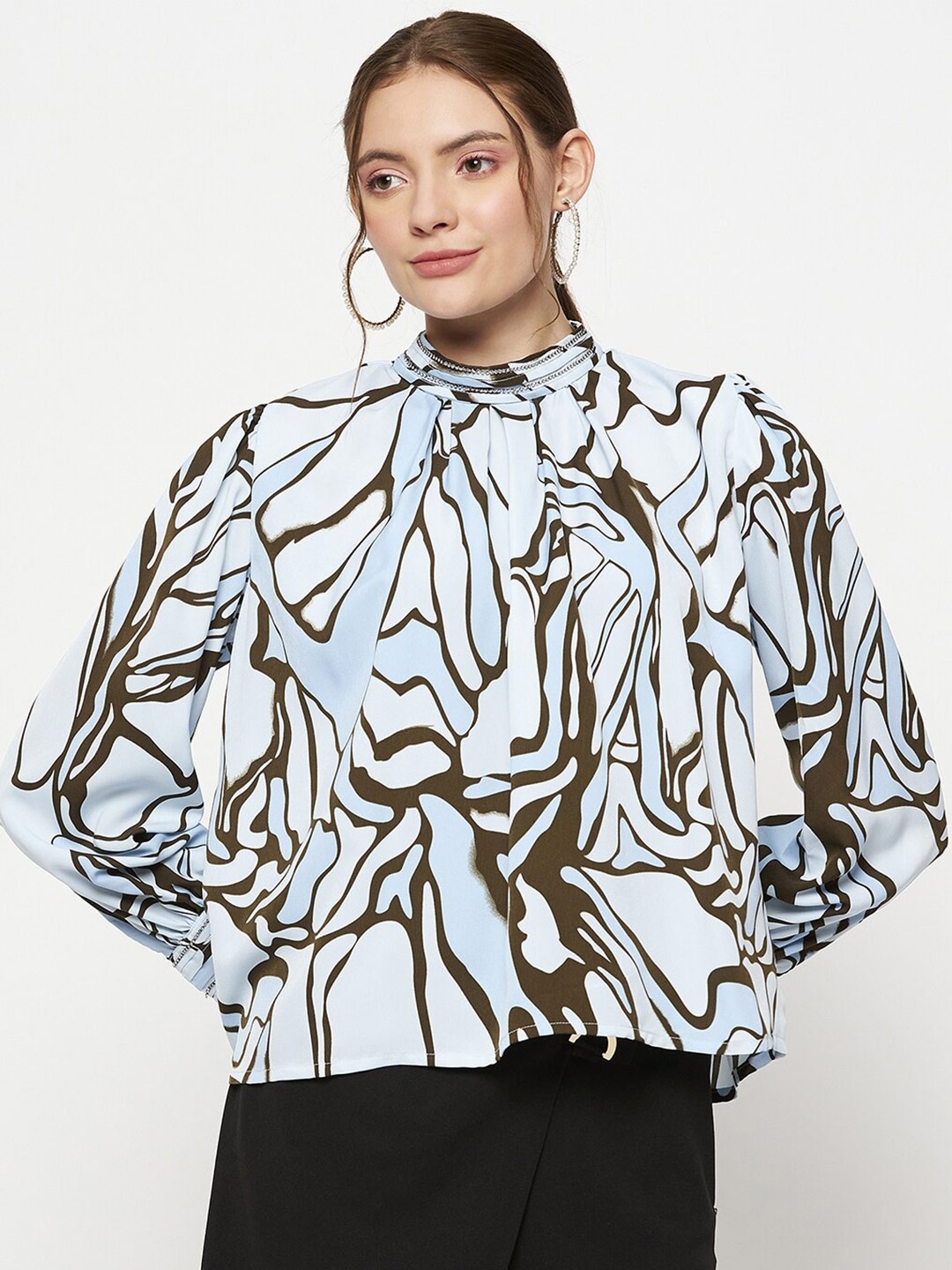 

Madame Abstract Printed Batwing Sleeve Regular Top, Blue