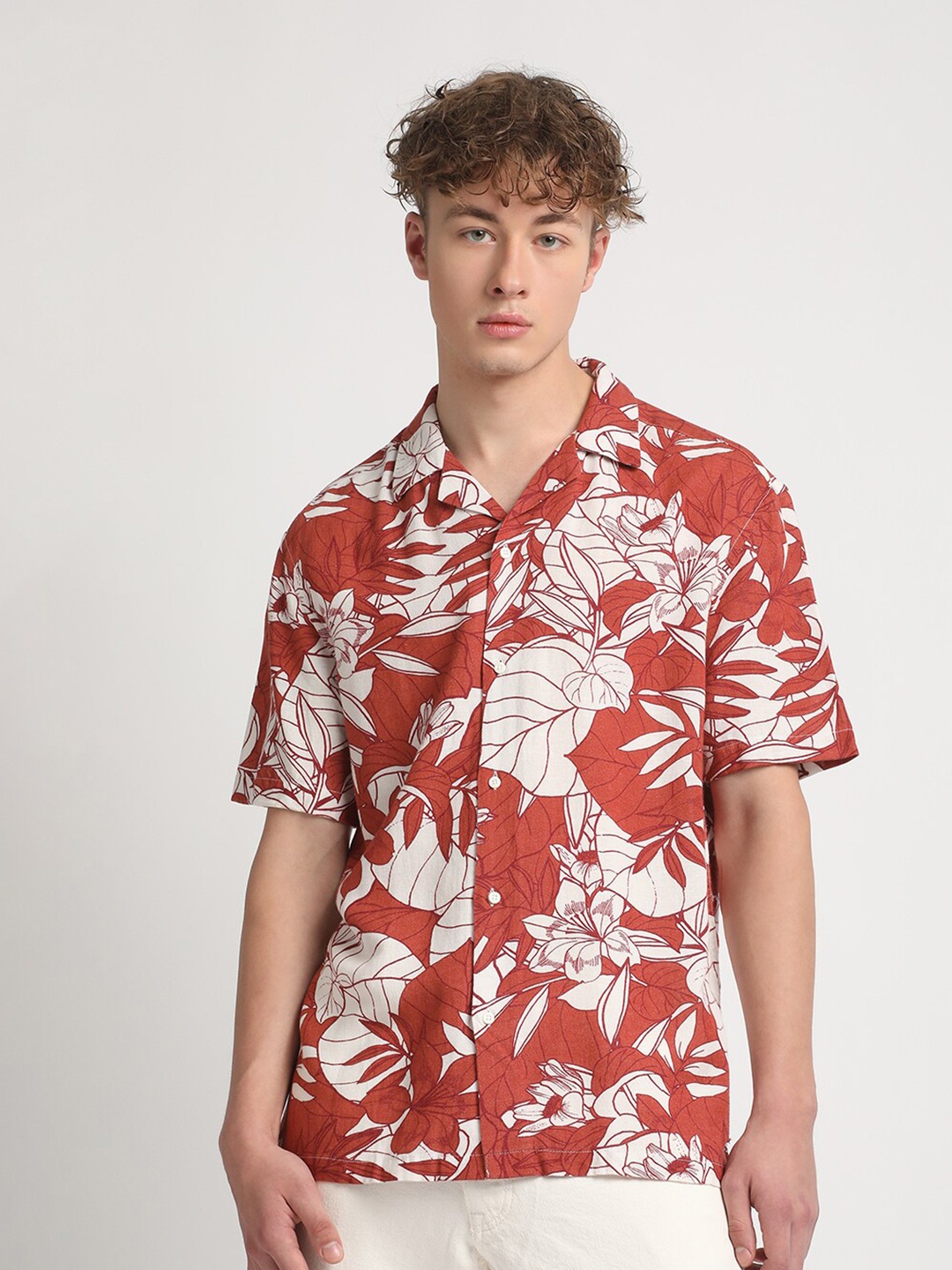 

THE BEAR HOUSE Floral Printed Drop-Shoulder Sleeves Slim Fit Casual Shirt, Orange