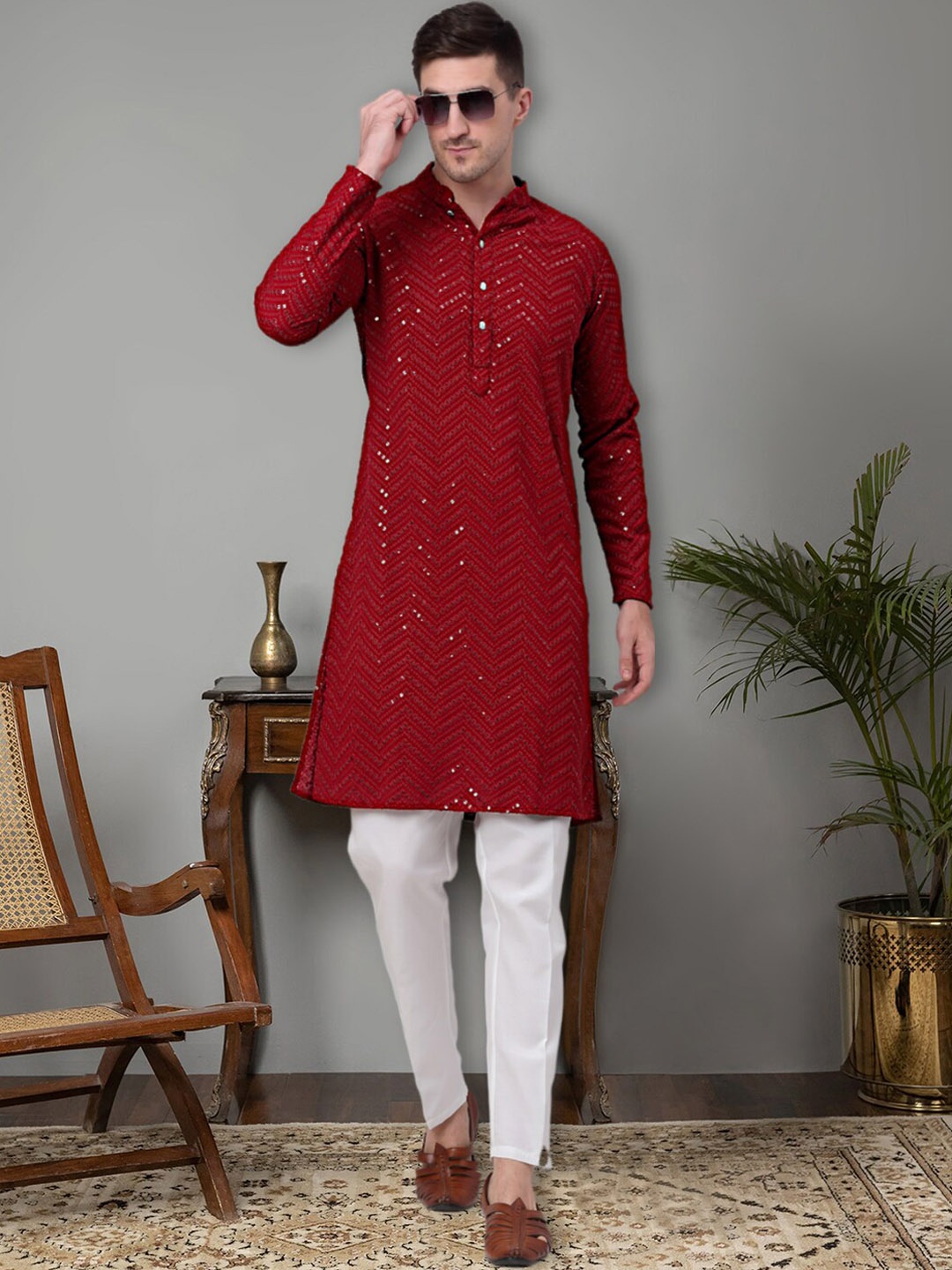 

Jompers Chevron Embroidered Regular Sequinned Pure Cotton Kurta with Pyjamas, Maroon