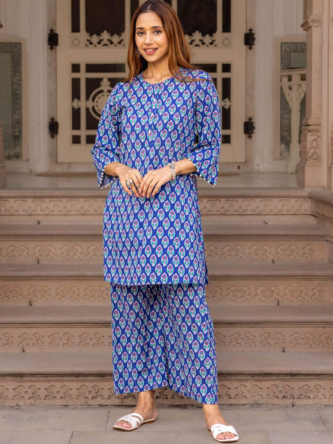 

Ambraee Ethnic Motifs Printed Straight Kurta with Palazzos, Blue