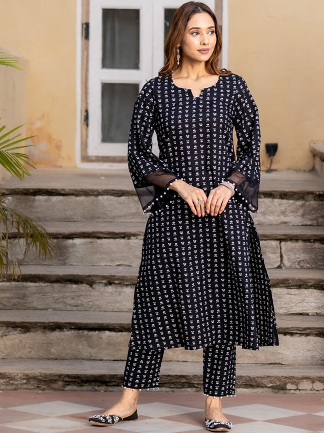 

Ambraee Floral Printed Bead Work Kurta with Trousers, Black