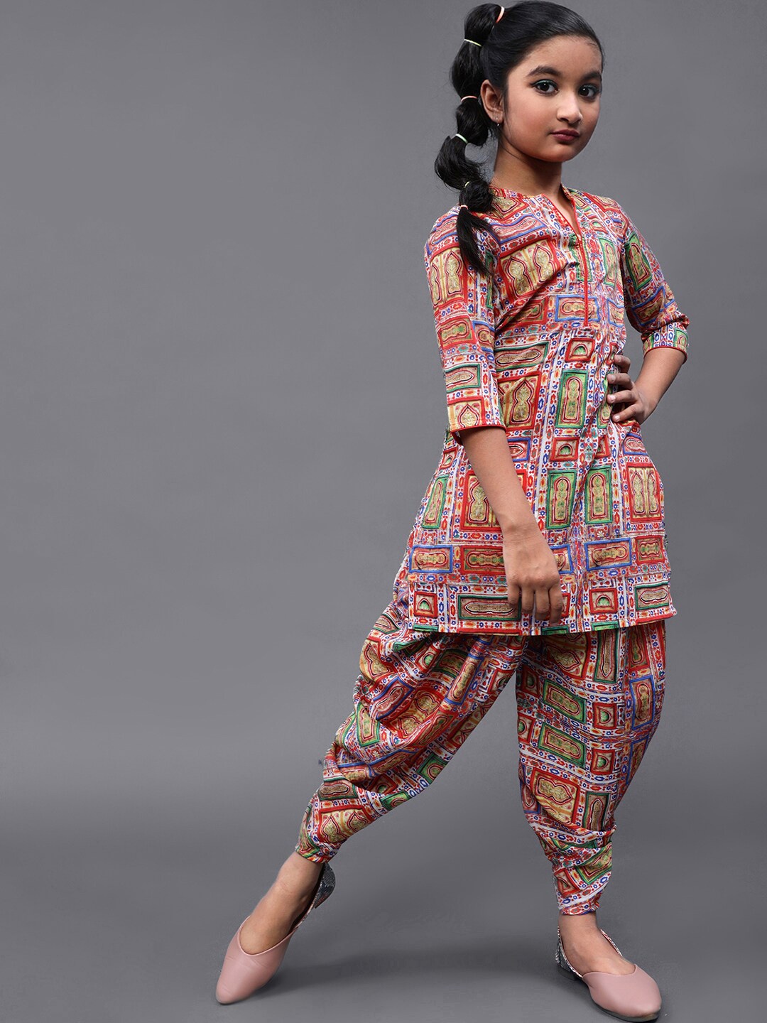 

Aks Kids Girls Ethnic Motifs Printed Kurta With Dhoti Pants, Red