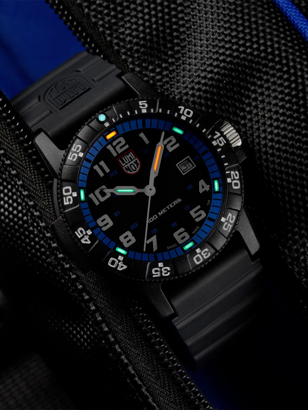 

Luminox Men Dial & Straps Analogue Watch XS.0324, Black
