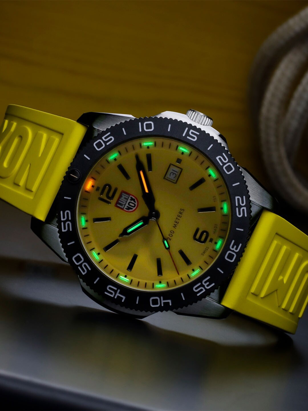 

Luminox Men Printed Dial & Bracelet Style Straps Analogue Watch XS.3125, Yellow