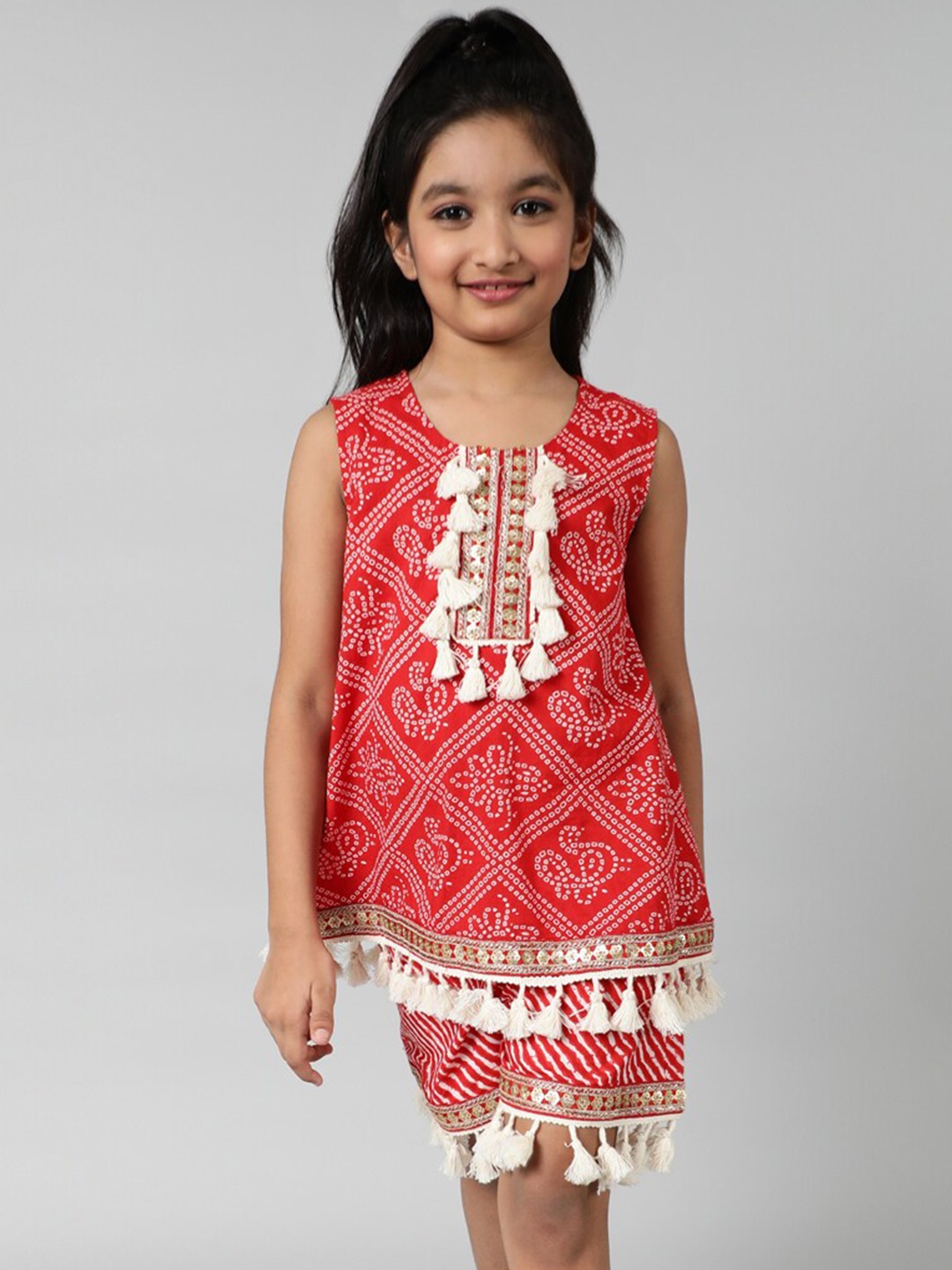 

Aks Kids Girls Printed Top With Shorts With Lace Details, Red