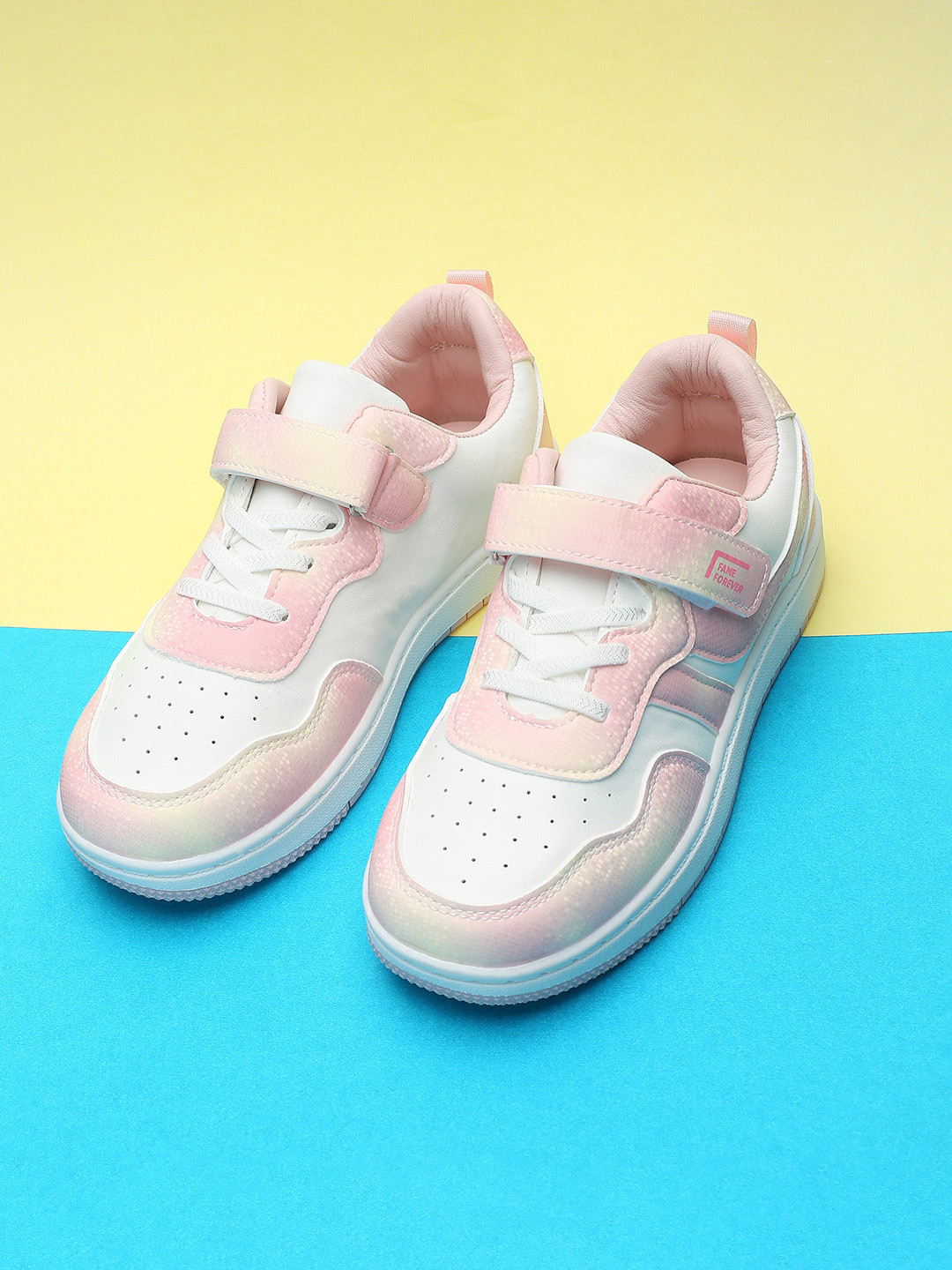 

Fame Forever by Lifestyle Girls Colourblocked Velcro Sneakers, Pink