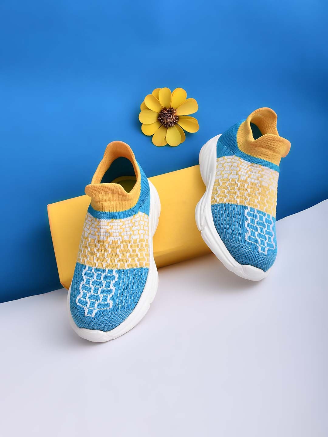 

Ajanta Kids Mesh Running Shoes, Blue