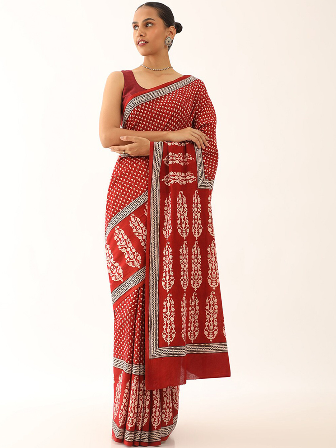 

Taneira Block Printed Pure Cotton Saree, Red