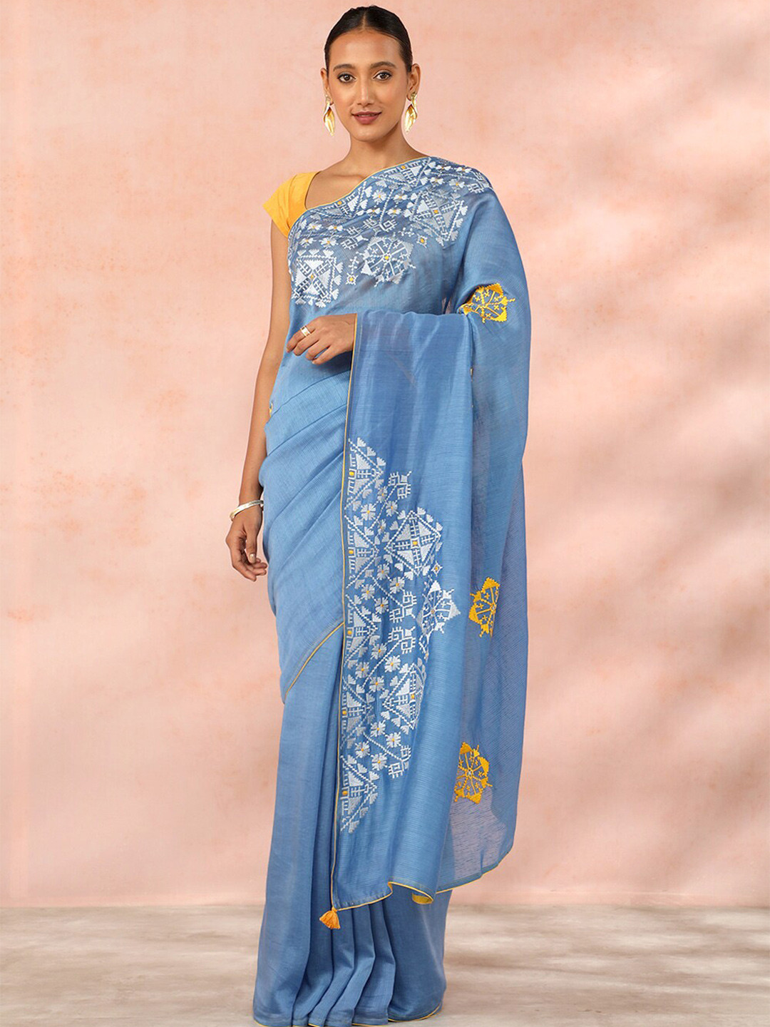 

Taneira Geometric Embroidered Saree, Blue