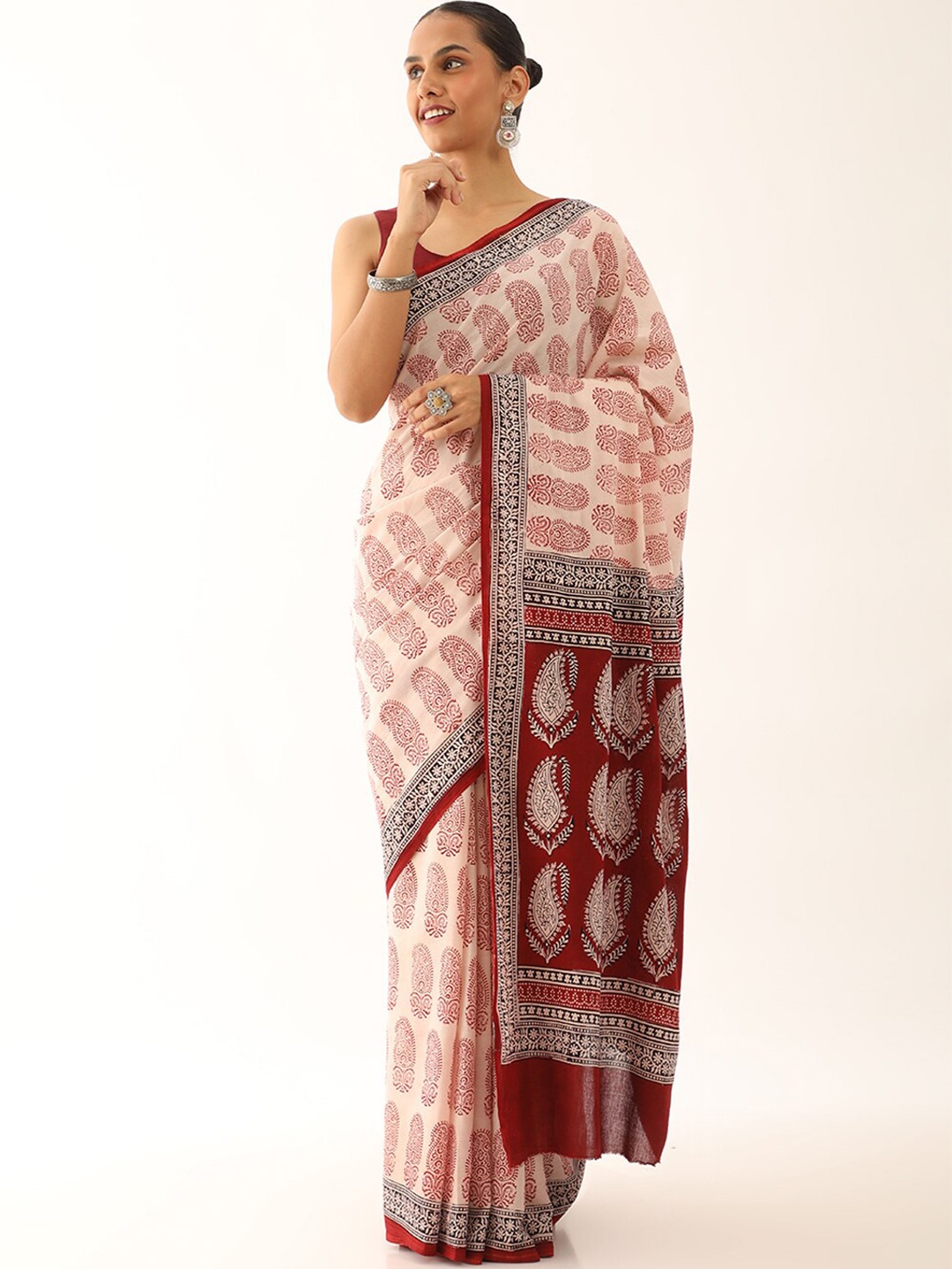 

Taneira Ethnic Motifs Printed Pure Cotton Block Print Saree, Red