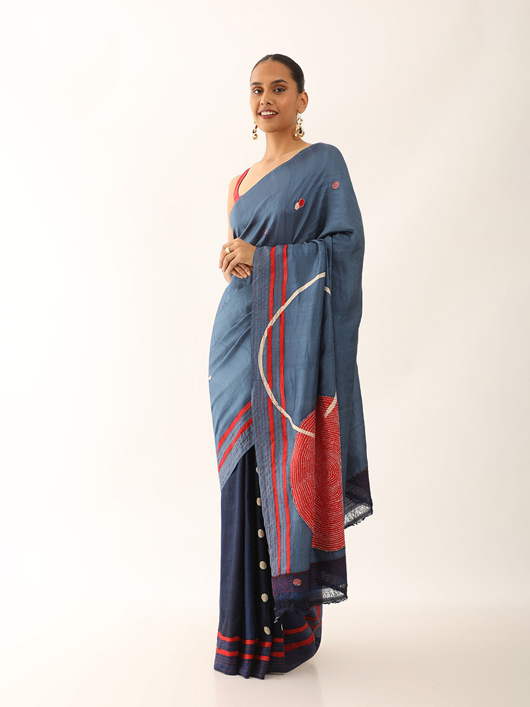 

Taneira Embroidered Pure Silk Murshidabad Silk Saree, Blue