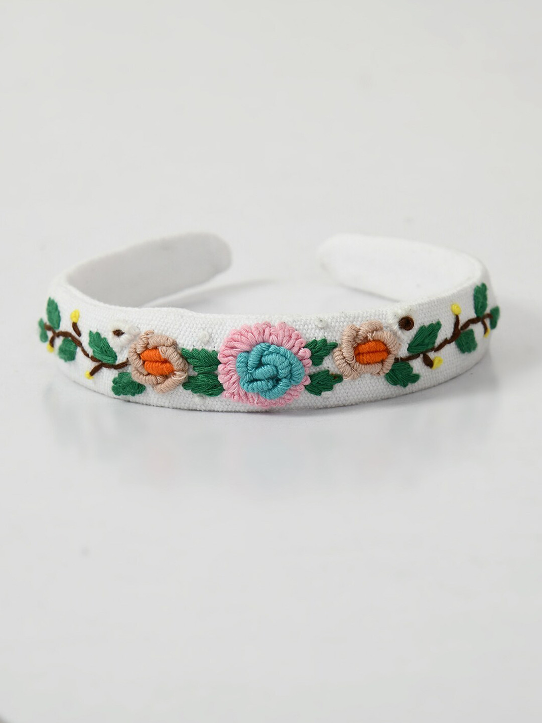 

Bella Moda Floral Embroidered head band, White