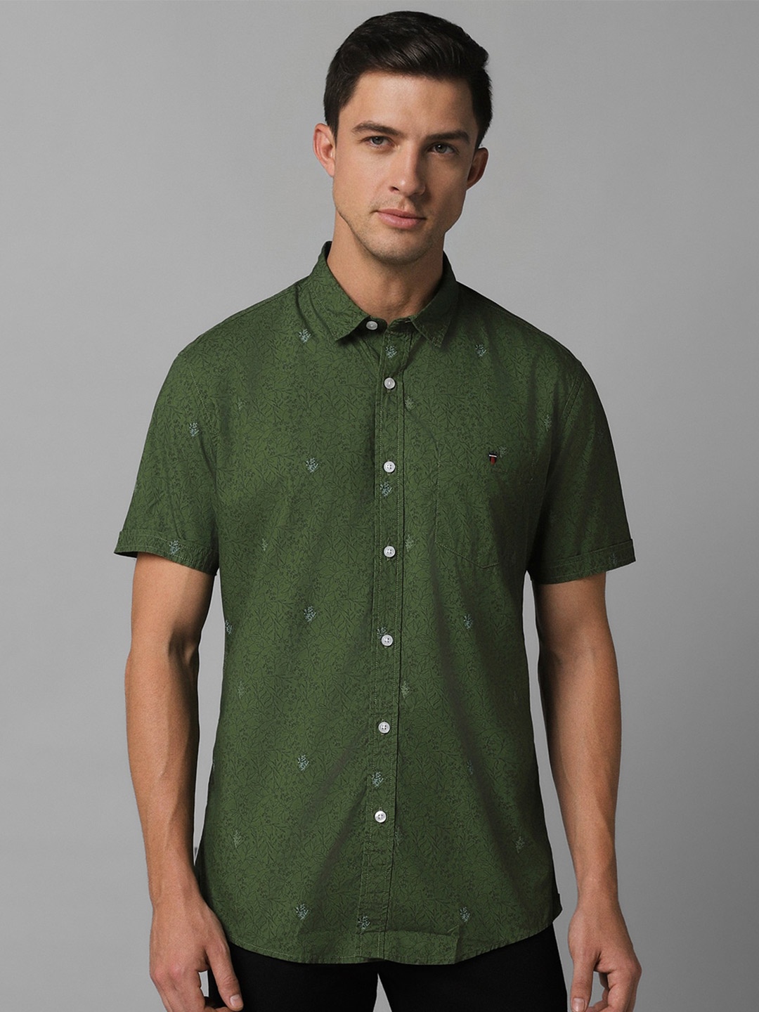 

Louis Philippe Jeans Slim Fit Floral Printed Pure Cotton Casual Shirt, Green