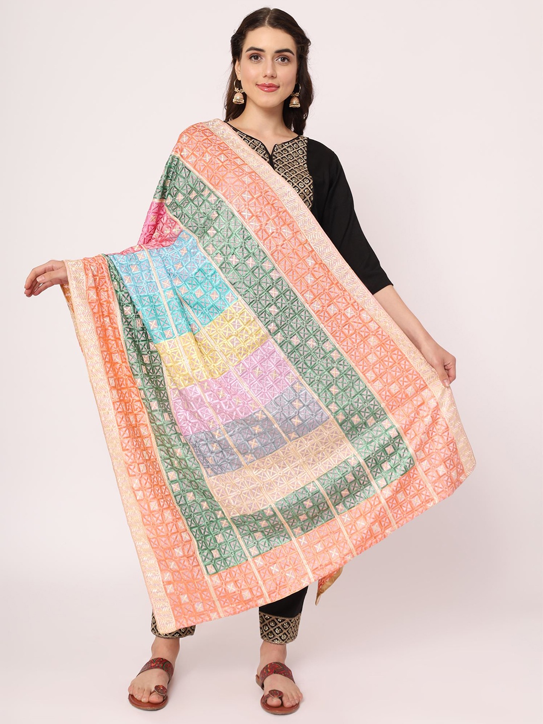 

Moda Chales Geometric Embroidered Phulkari Dupatta, Peach