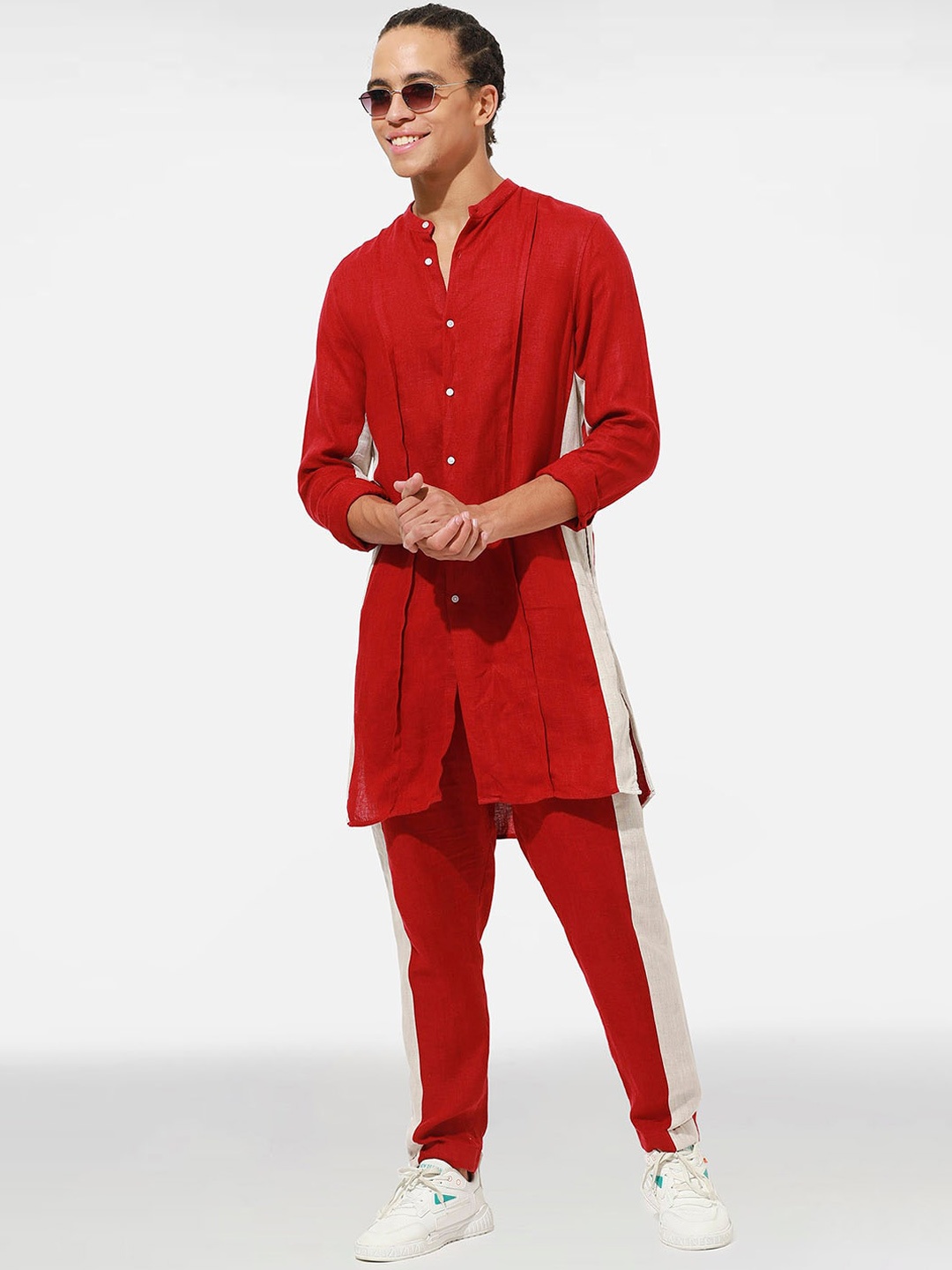 

Komal Kothari Colourblocked Band Collar Regular Kurta with Trousers, Red