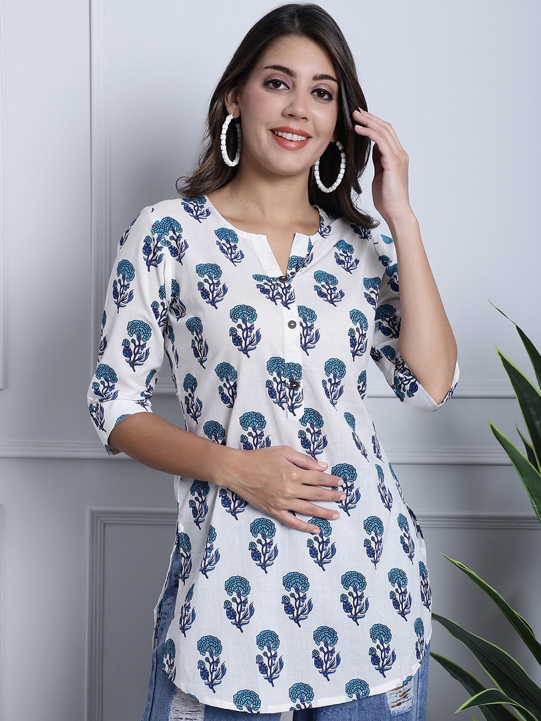 

Grancy Floral Printed Round Neck Cotton Straight Kurti, White