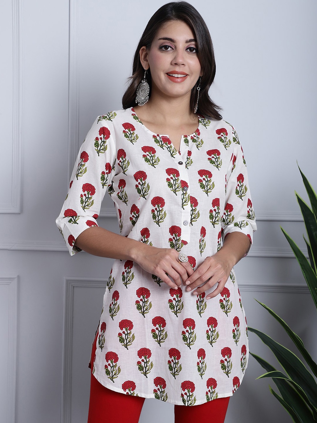 

Grancy Floral Printed Round Neck Cotton Straight Kurti, White