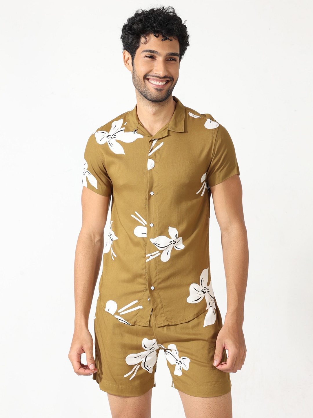 

BADMAASH Floral Printed Shirt & Short Co-Ord Set, Green