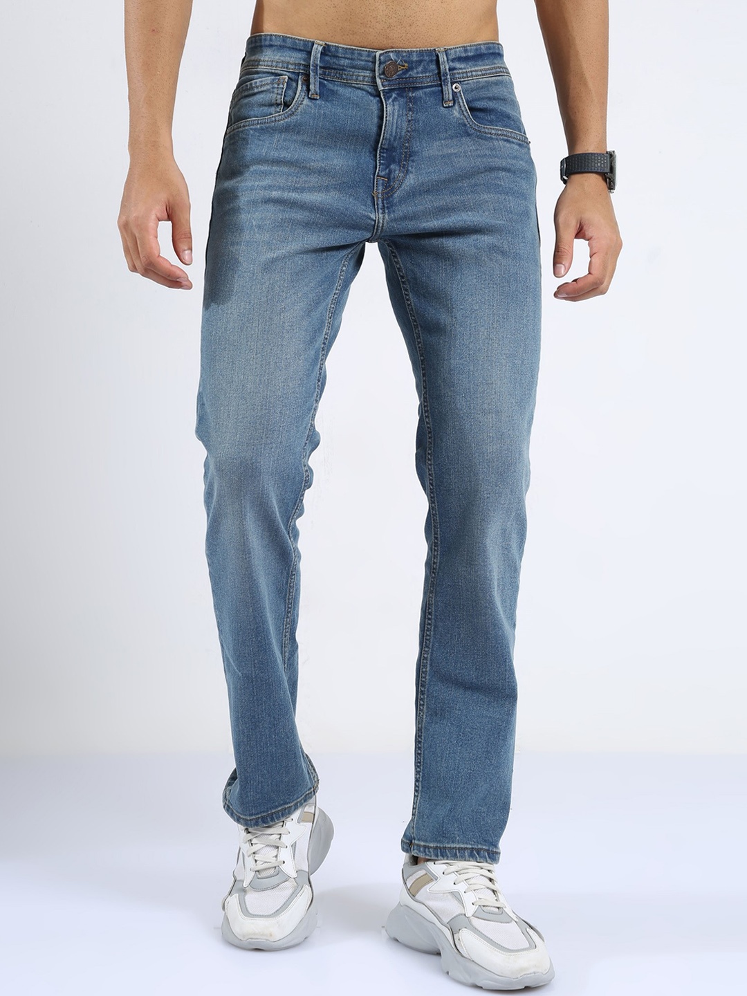 

BADMAASH Men Mid-Raise Clean Look Relaxed Fit Light Fade Non-Stretchable Jeans, Blue