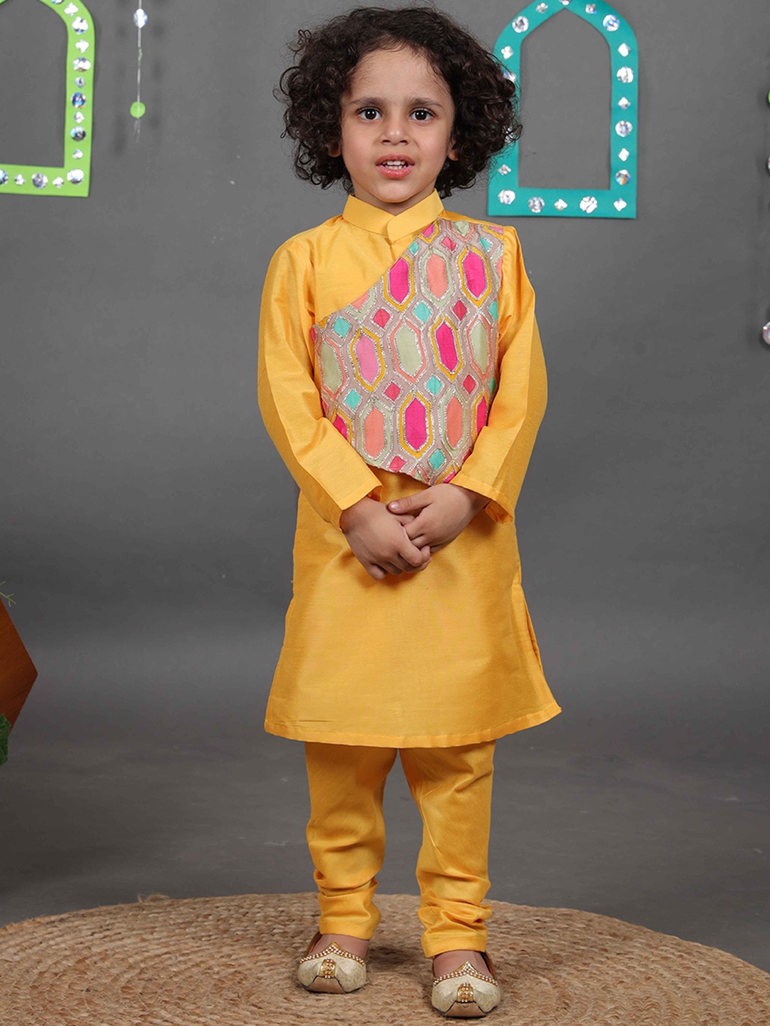 

Maaikid Boys Ethnic Motifs Yoke Design Kurta with Trousers, Yellow