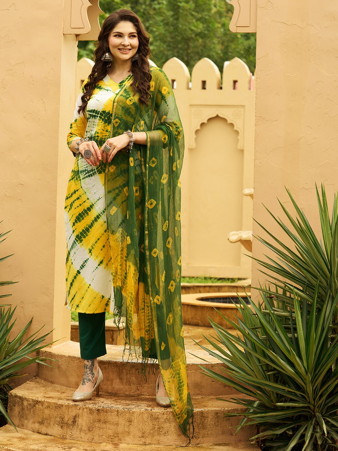 

KALINI Ombre Dyed Regular Kurta with Trousers & Dupatta, Yellow