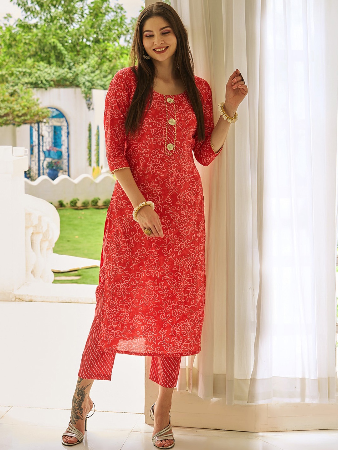 

KALINI Bandhani Printed Regular Gotta Patti Kurta with Trousers, Red
