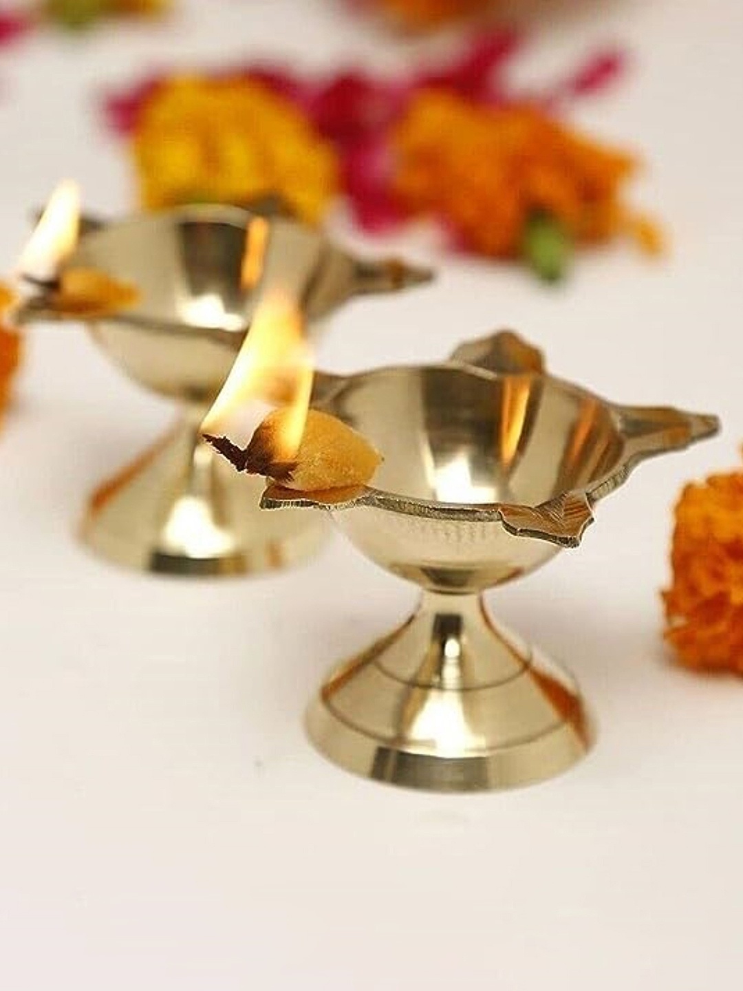 

Fashion Bizz Gold Toned 2 Pieces Brass Diyas