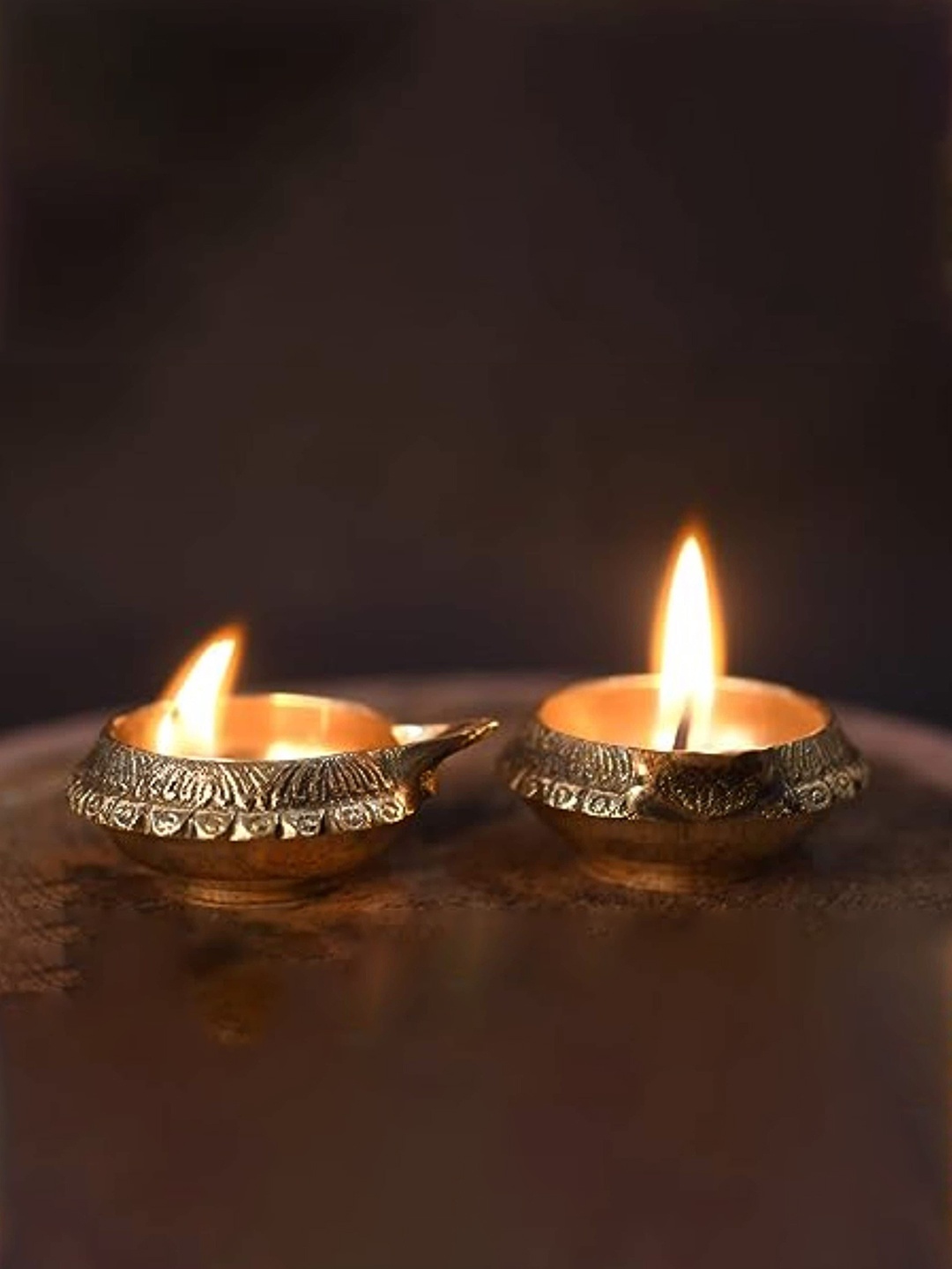 

Fashion Bizz Dhankuber Beige 8-Pcs Brass Diyas, Gold