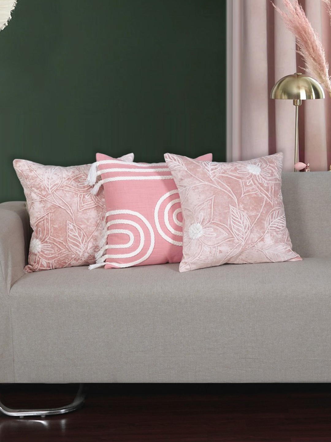 

Ode & Cleo Pink & White Set of 3 Square Cushion Covers