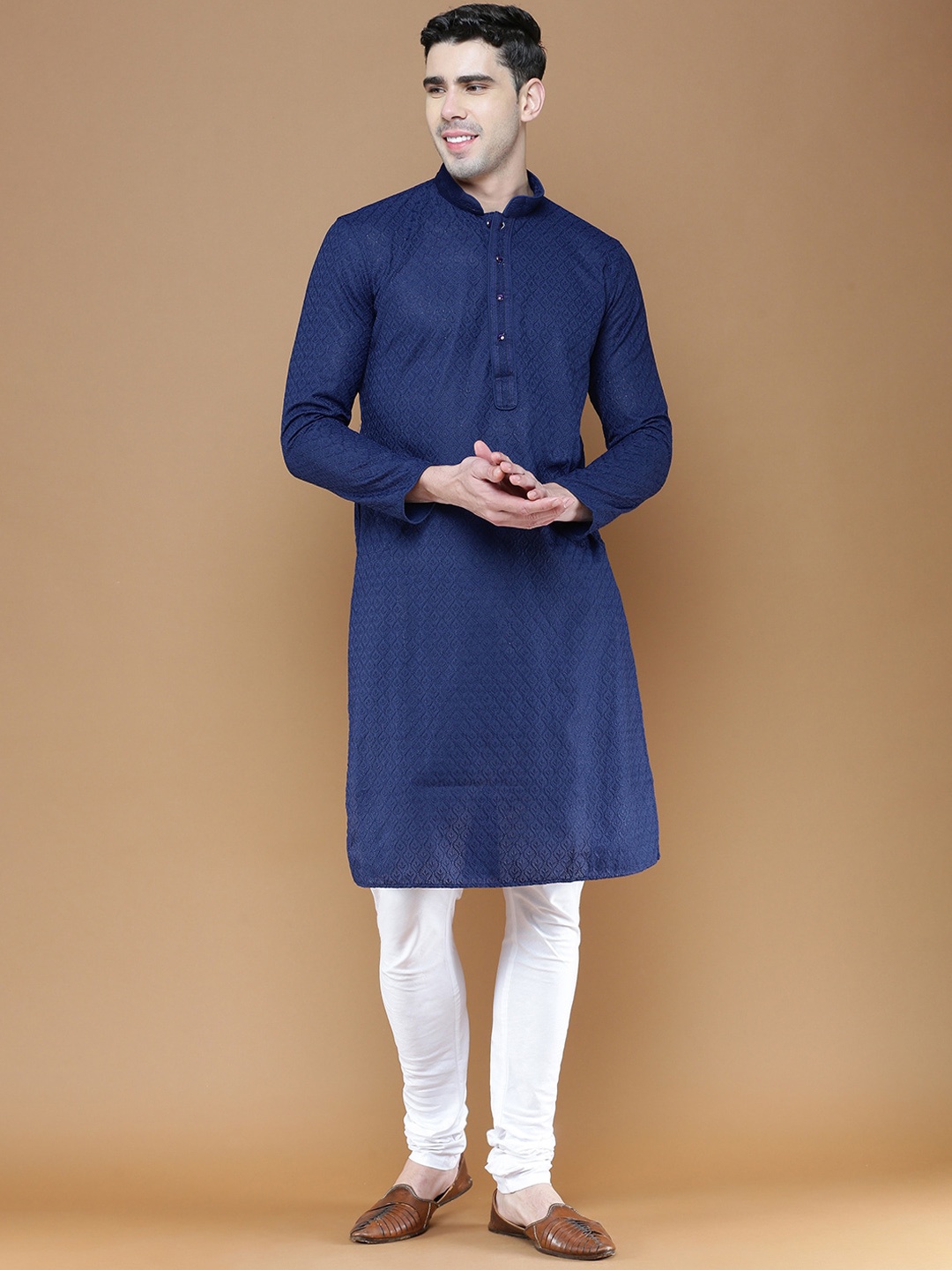 

Sanwara Floral Embroidered Chikankari Kurta With Pyjamas, Blue