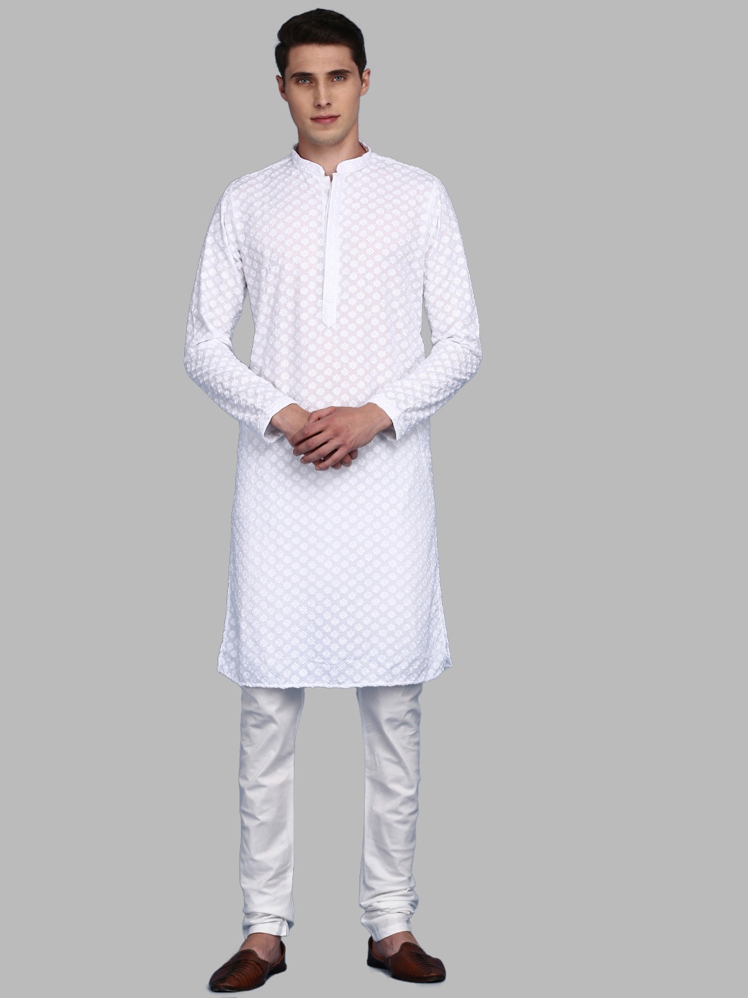 

Sanwara Floral Embroidered Chikankari Kurta With Pyjamas, White