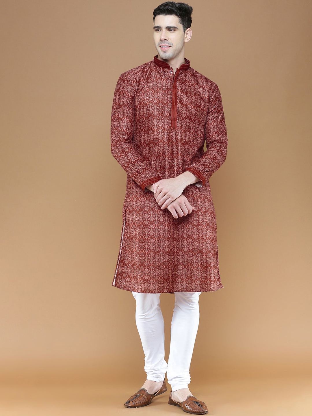 

Sanwara Floral Printed Mandarin Collar Kurta With Pyjamas, Maroon